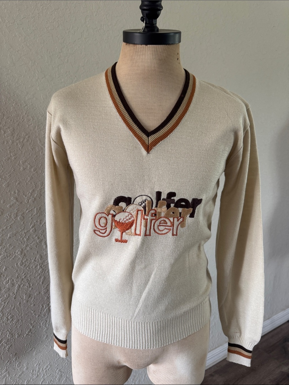 La Mode Du Golf V-neck sweater preppy golfer embroidered vintage 70’s-80’s small